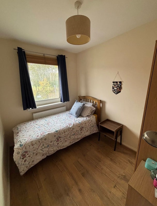 Room London Road in Greater London