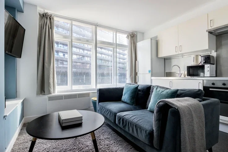 Flat Aldersgate Street in City of London