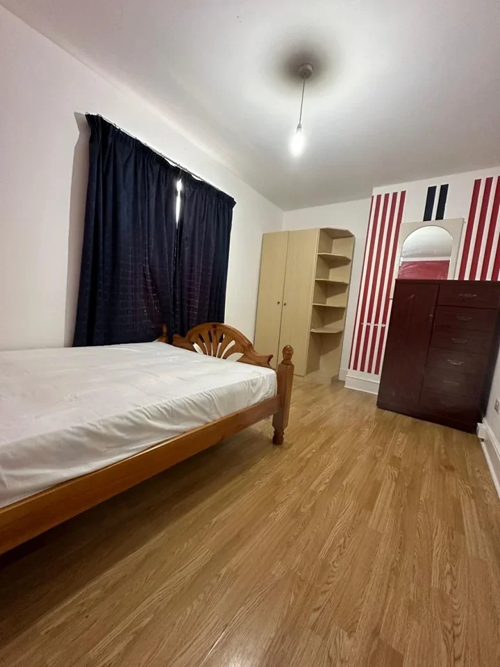 Room Gantshill Crescent in Greater London