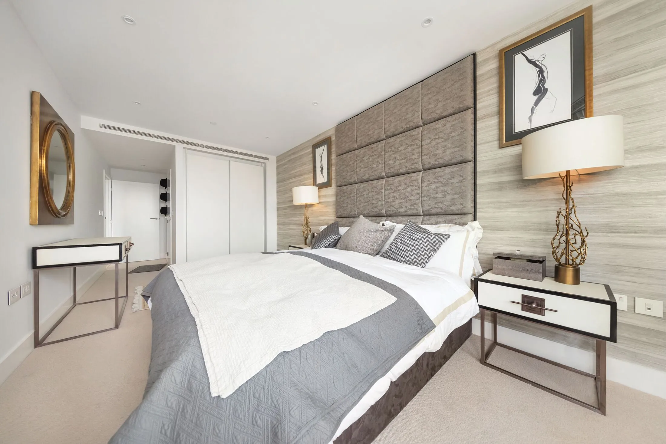 Flat Wrottesley Road in Greater London