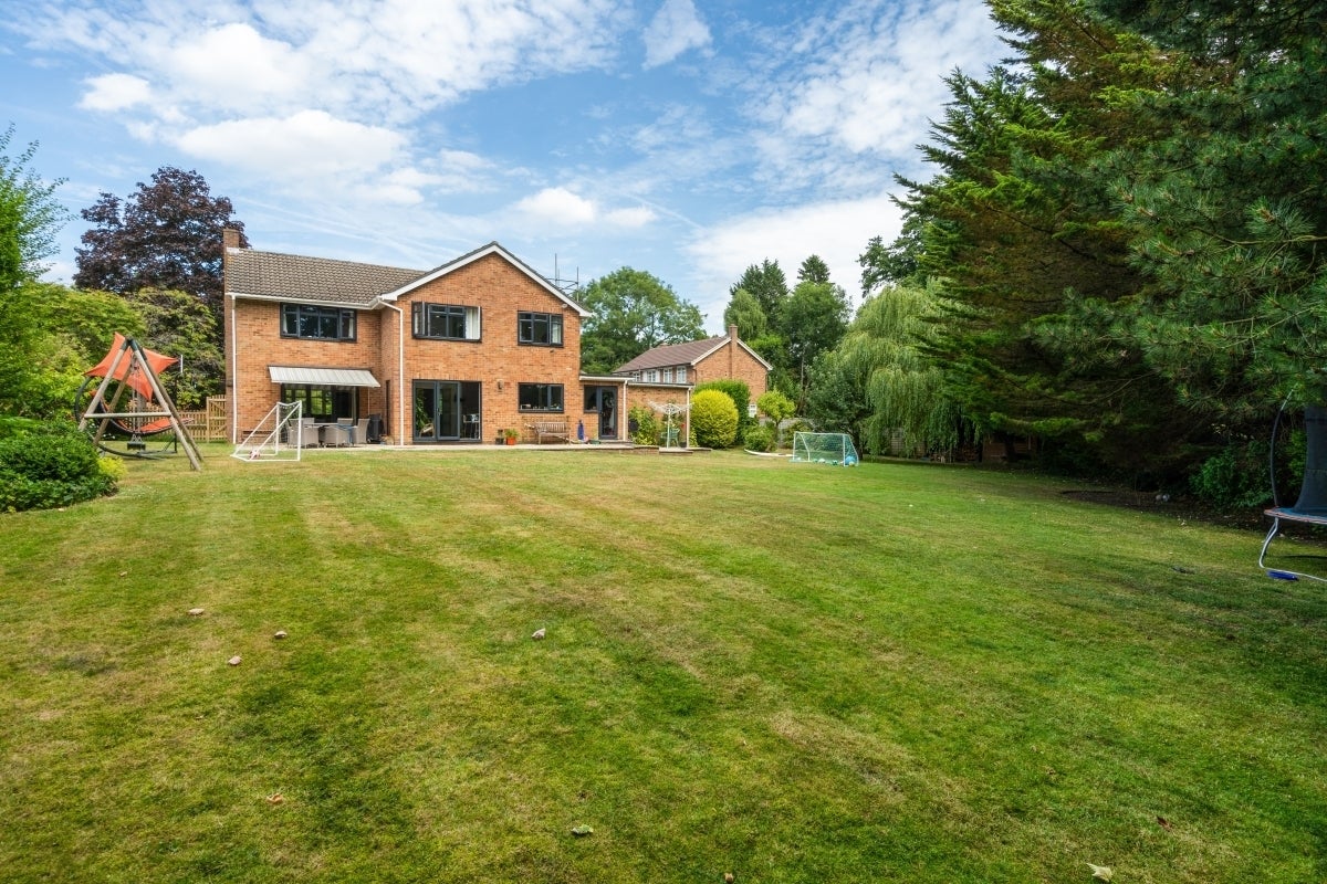 House Yardley Close in Reigate and Banstead