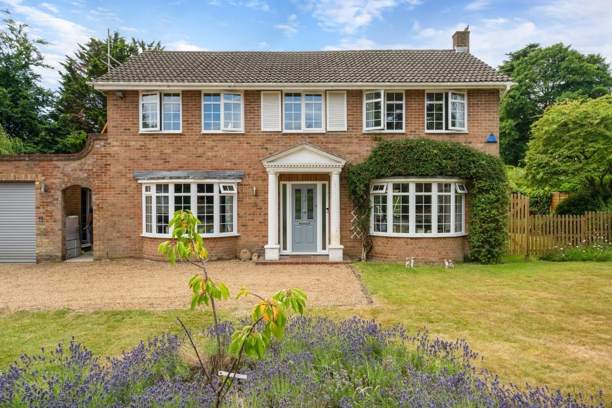 House Yardley Close in Reigate and Banstead