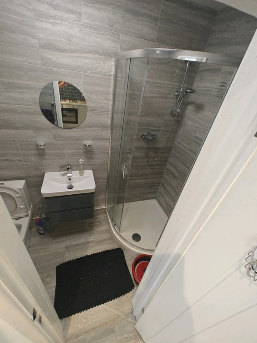 Flat Laburnum Road in Southampton