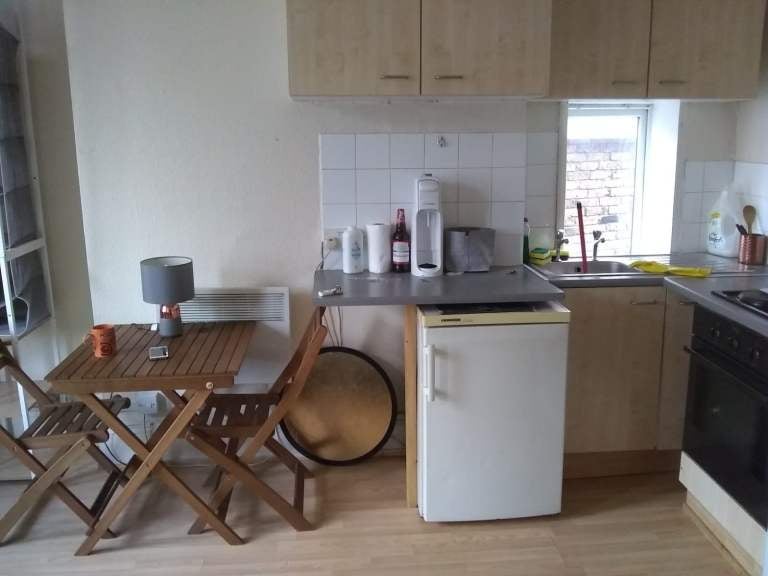 Flat Mazenod Avenue in Greater London