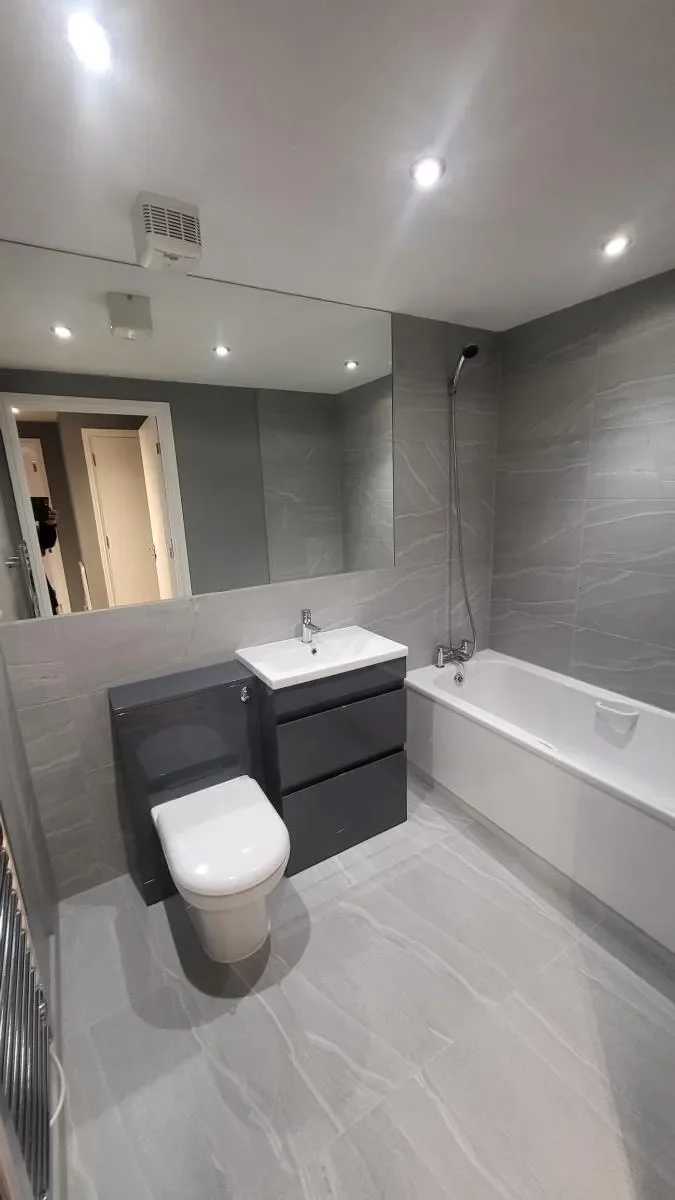 Flat Greenford Avenue in Greater London