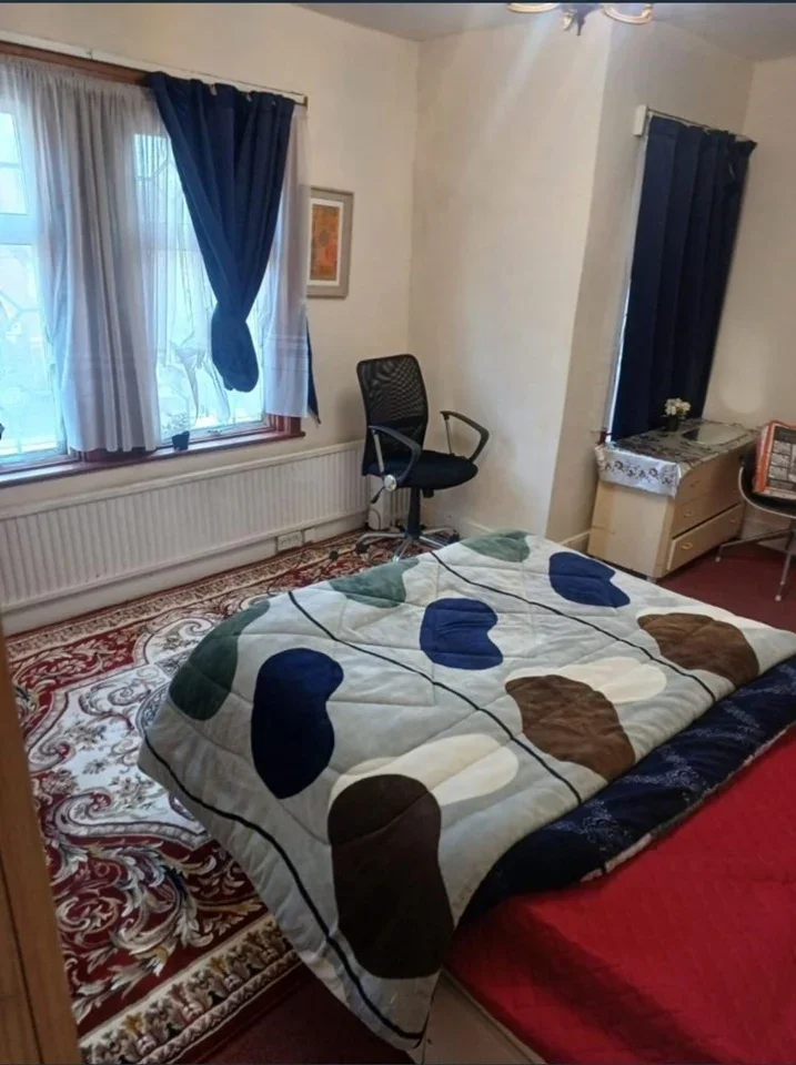 Room Northcote Road in Greater London