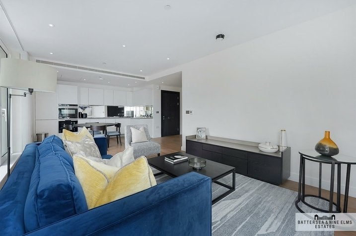 Flat Sopwith Way in Greater London