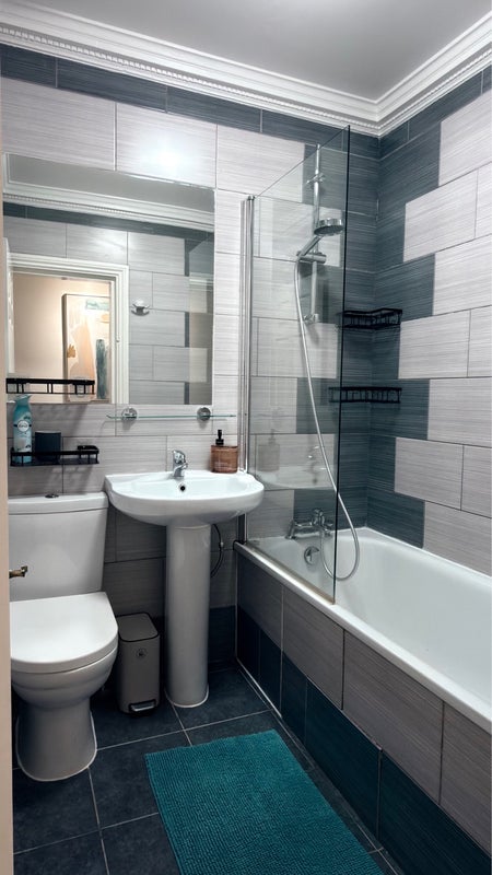 Room Elgin Avenue in City of Westminster