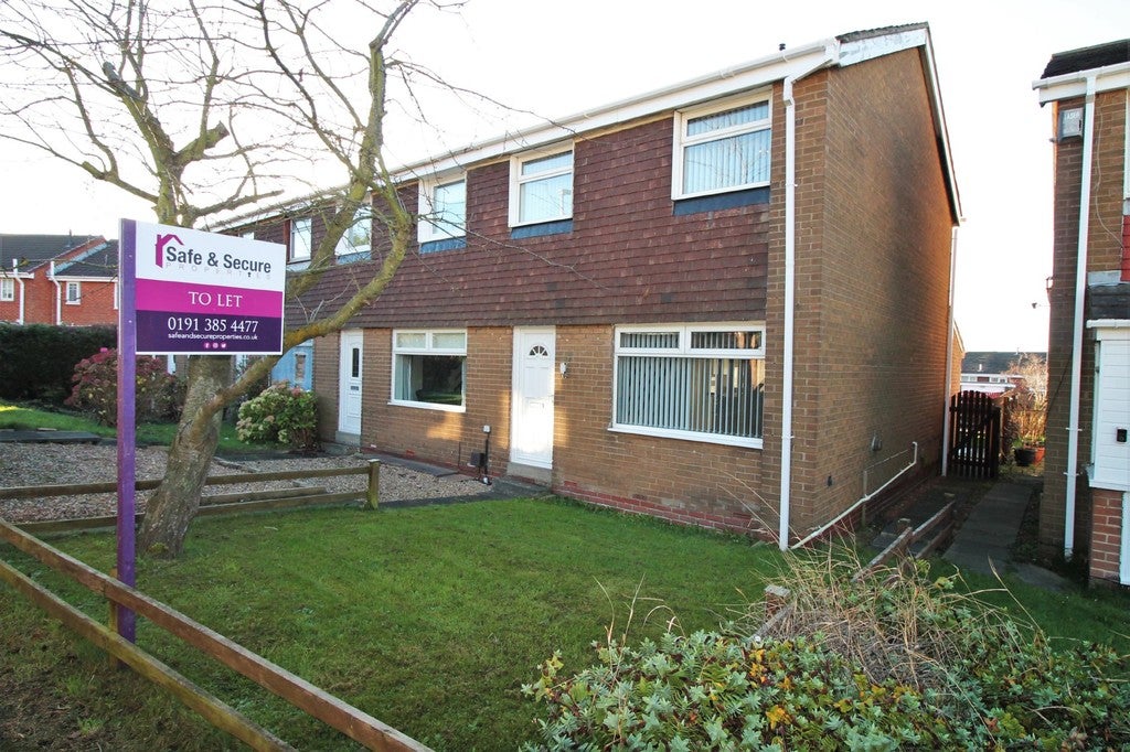 House Sutton Close in Washington
