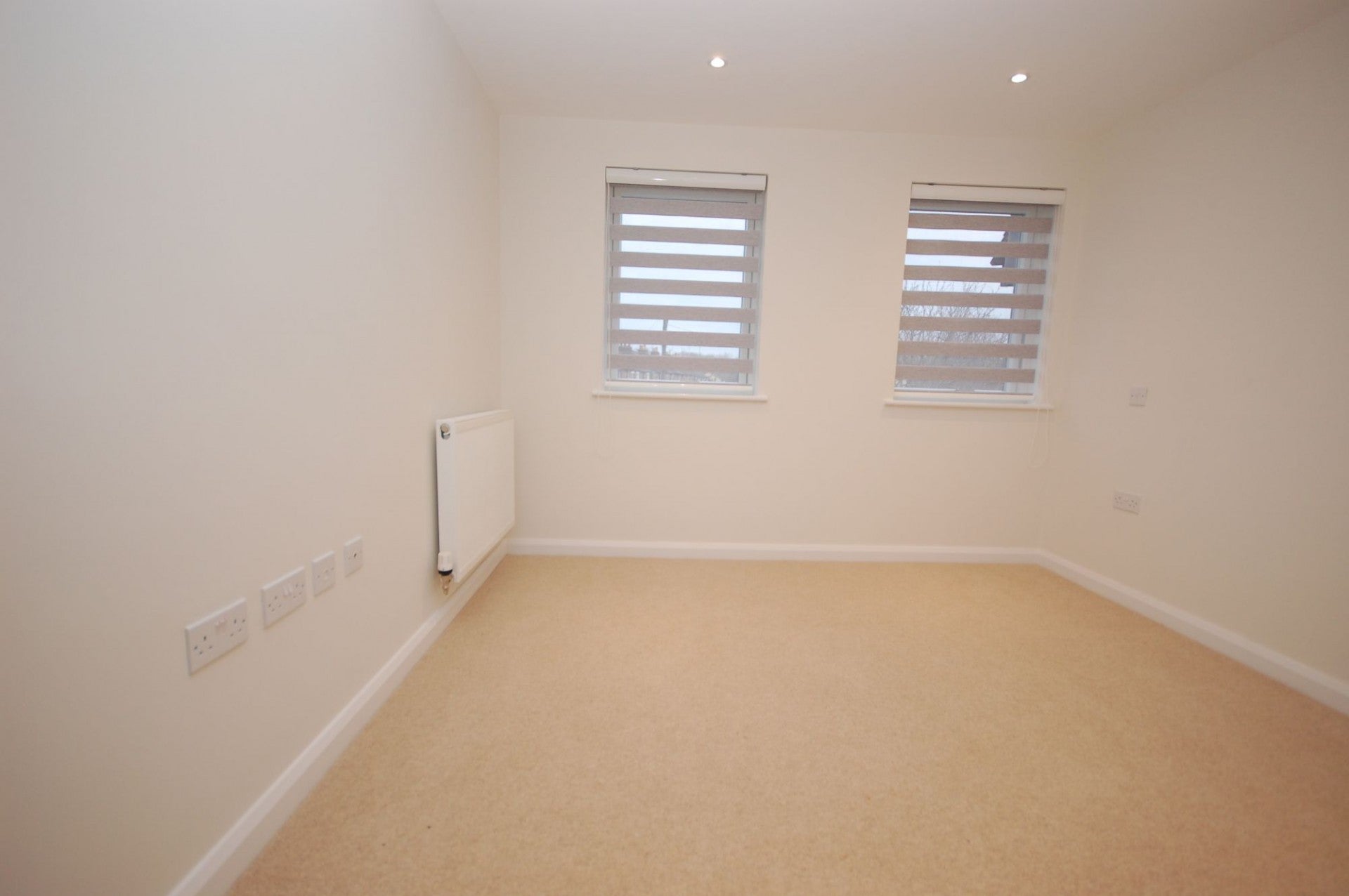 Flat Norfolk Road in Three Rivers