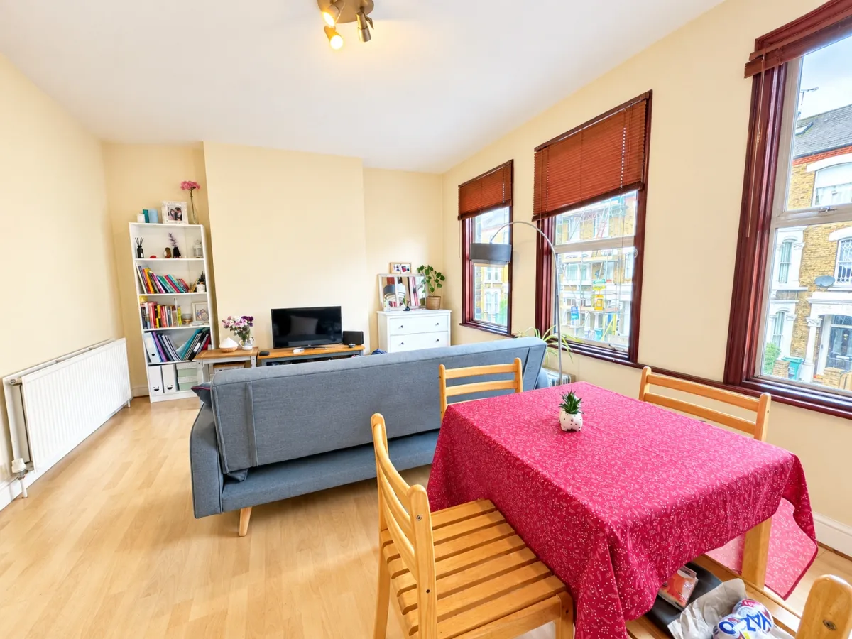 Flat Marlborough Road in Greater London