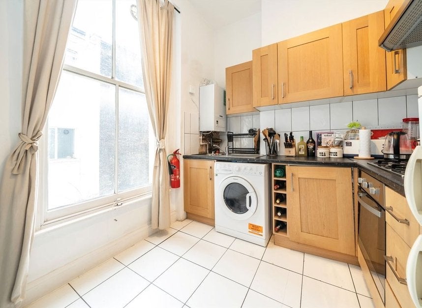 Flat St Stephen's Gardens in City of Westminster