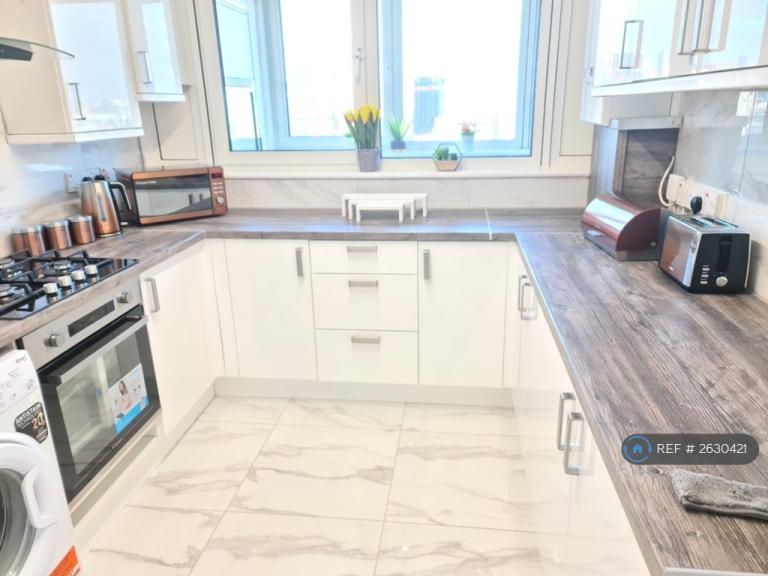 Room Forty Acre Lane in Greater London