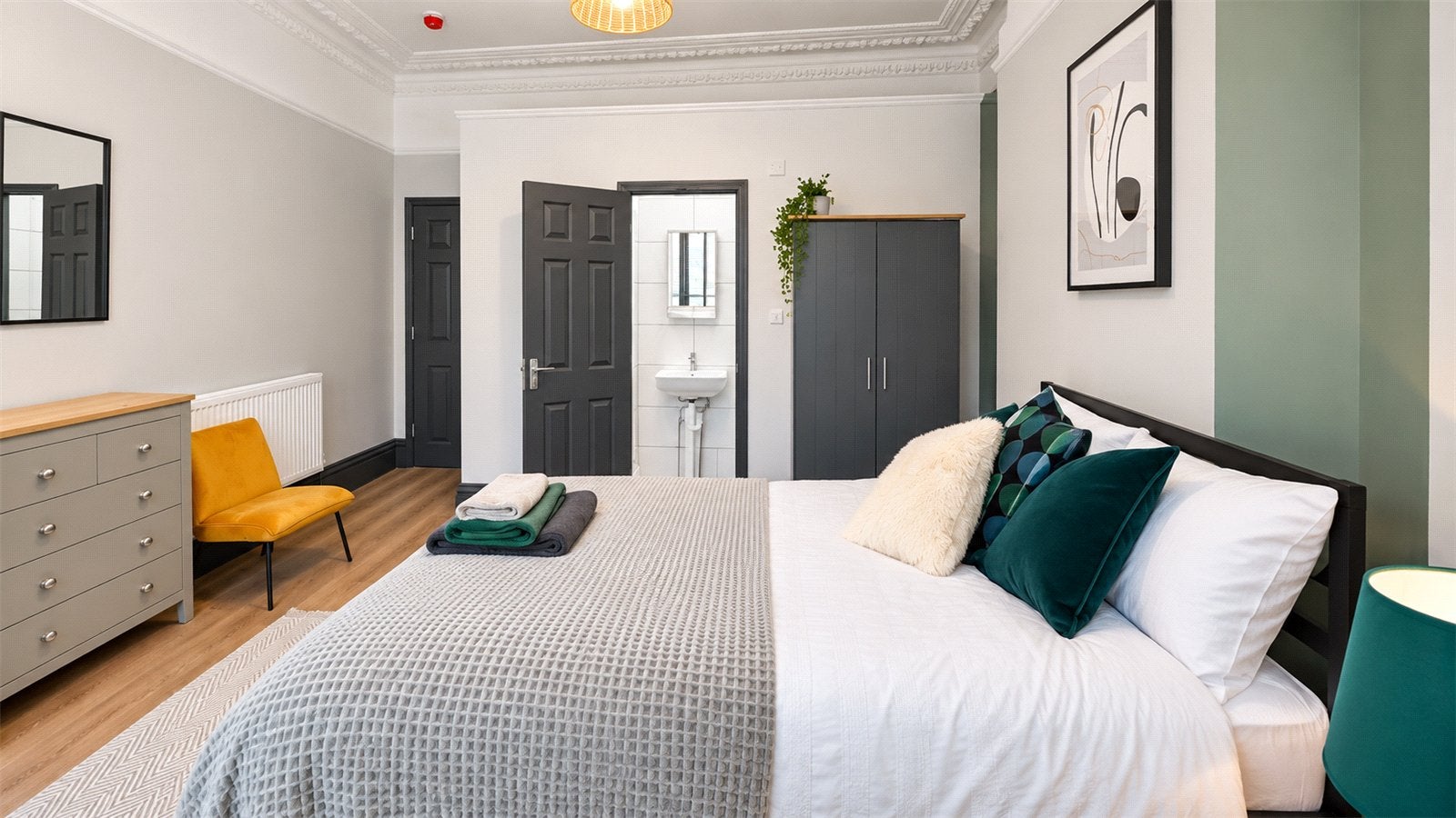 Room Cranbrook Road in Bristol
