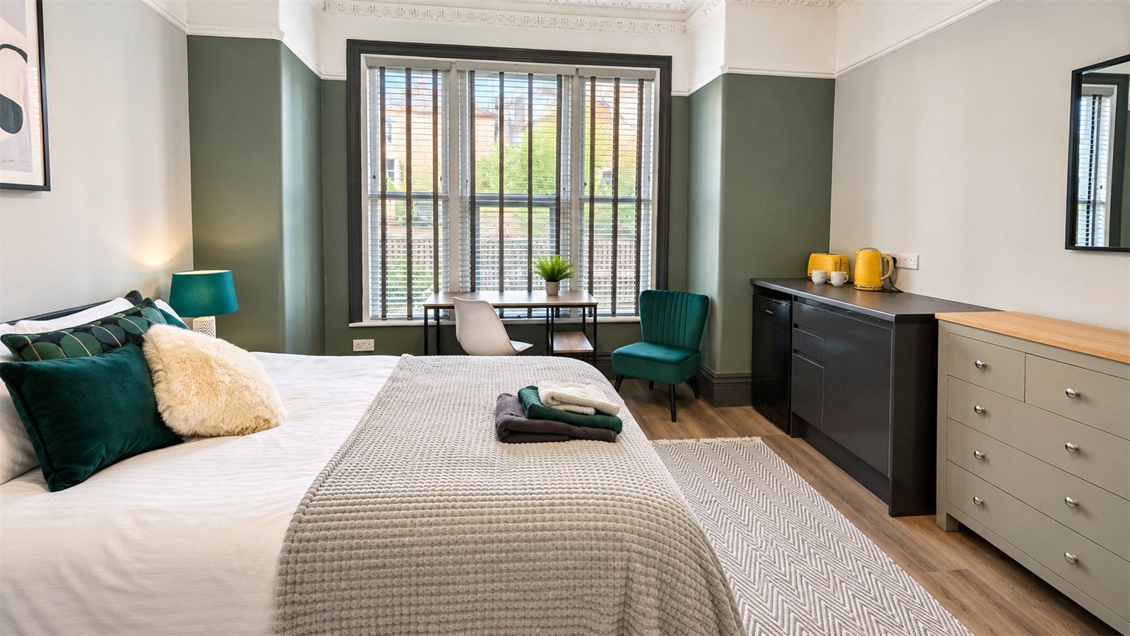 Room Cranbrook Road in Bristol