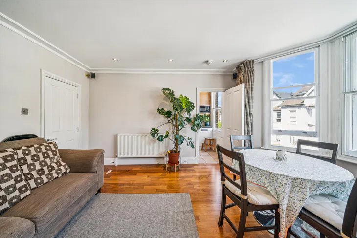 Flat Larkfield Road in Greater London