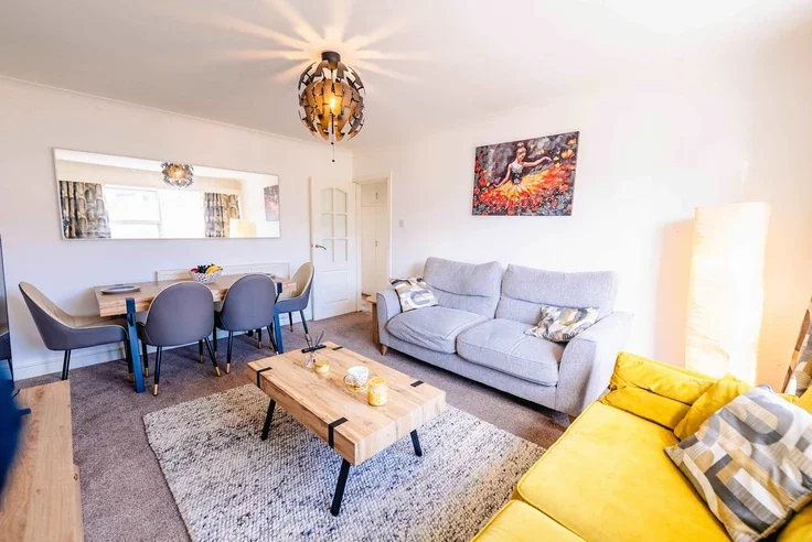 Flat Cefn Coed Avenue in Cardiff