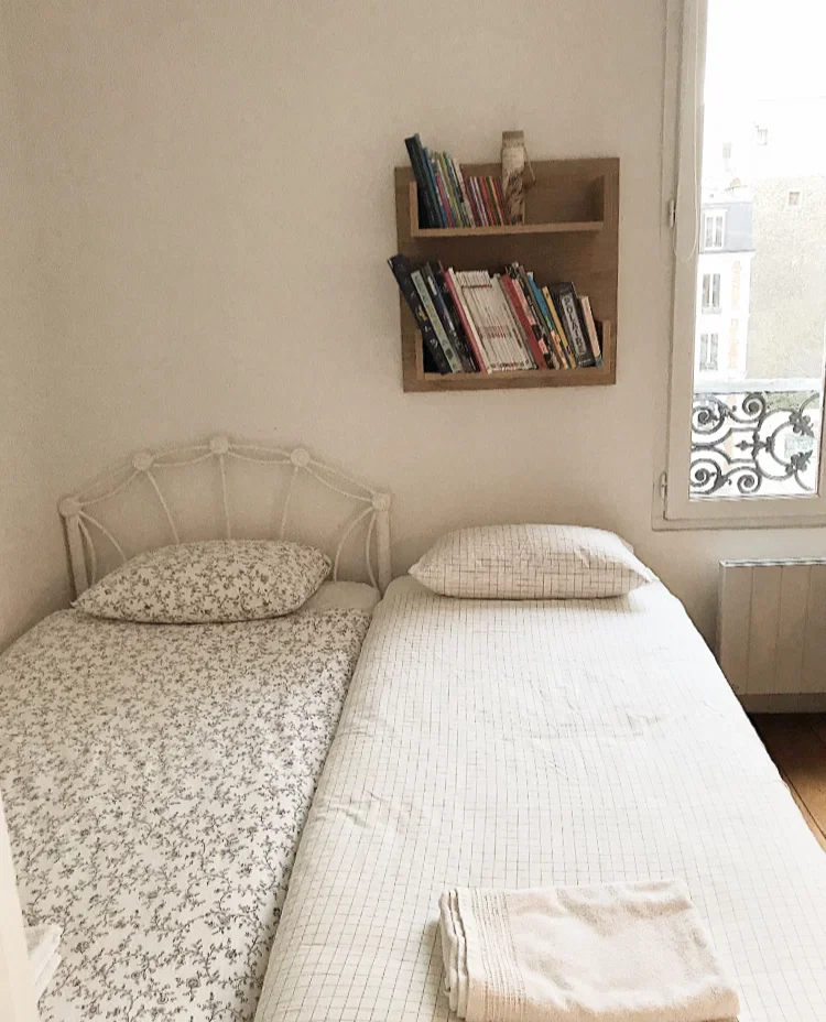 Chambre Place du Calvaire à Paris