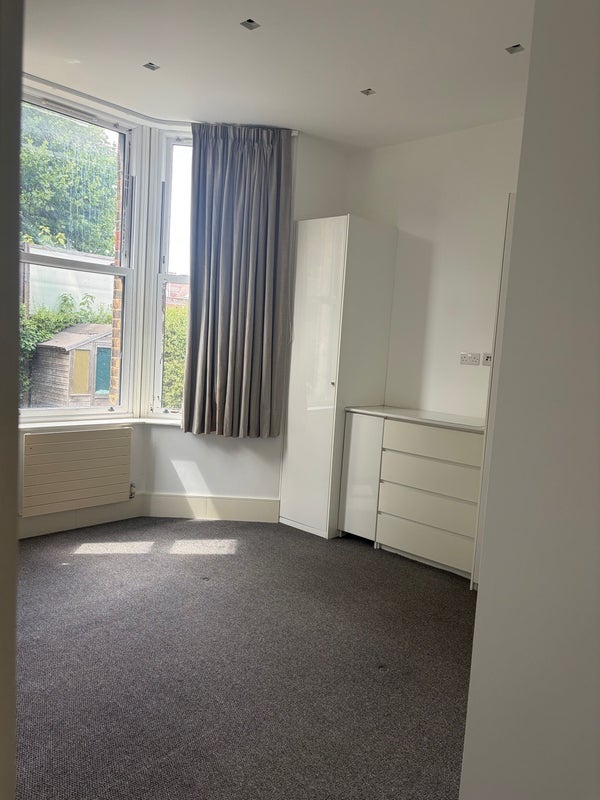 Room Lordship Lane in Greater London