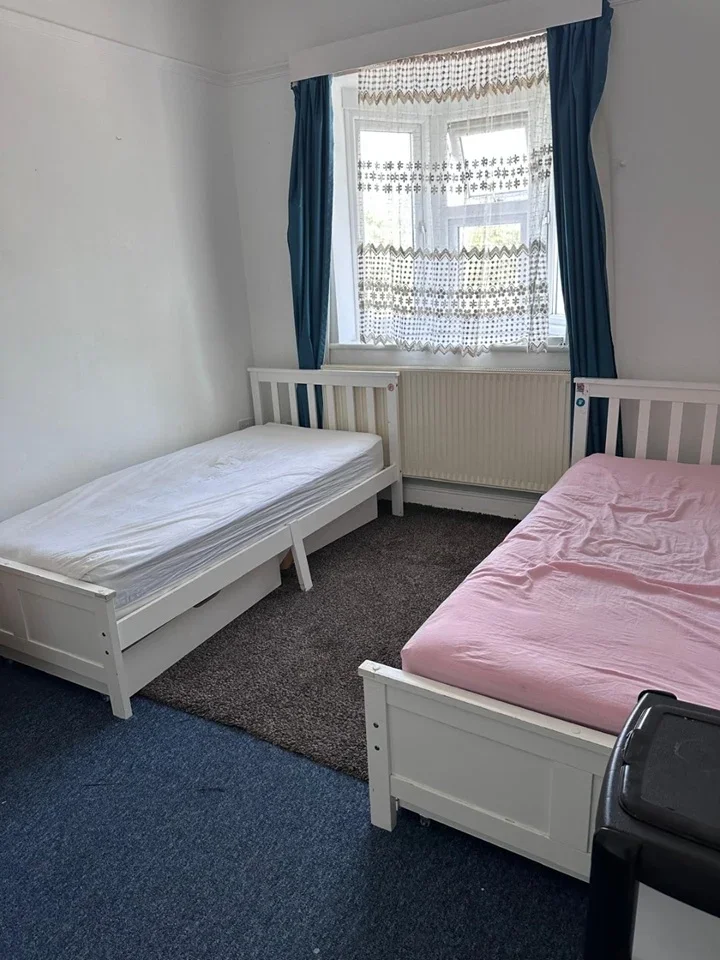 Flat Emerson Road in Greater London