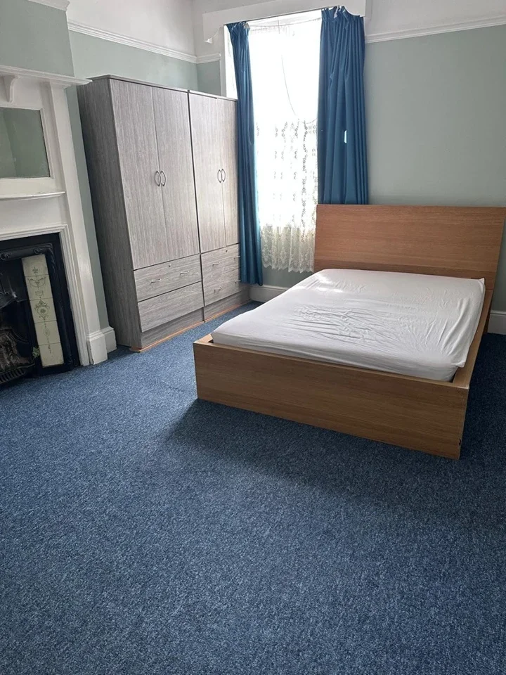 Flat Emerson Road in Greater London