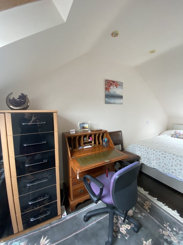 Room Ashfurlong Road in Sheffield