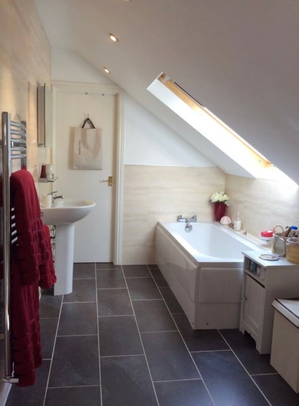 Room Ashfurlong Road in Sheffield