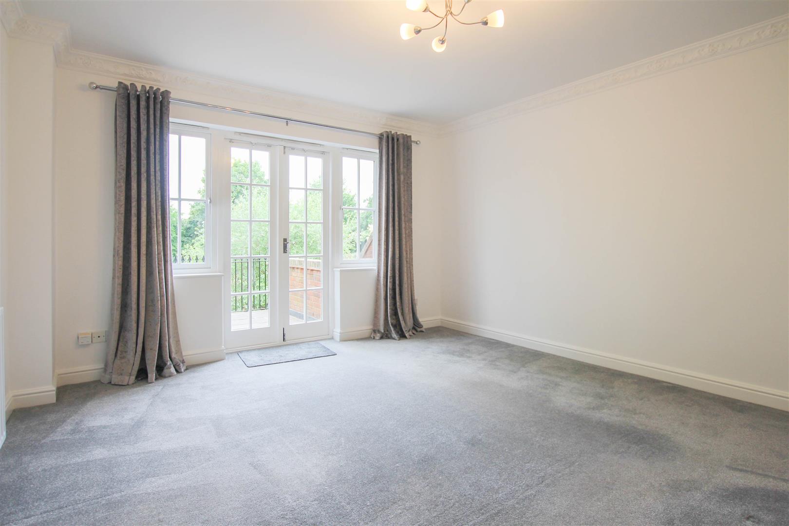 Flat West Road in Uttlesford