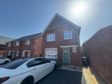 House Cottles Close in Badbury