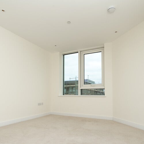 Flat Sopwith Way in Greater London