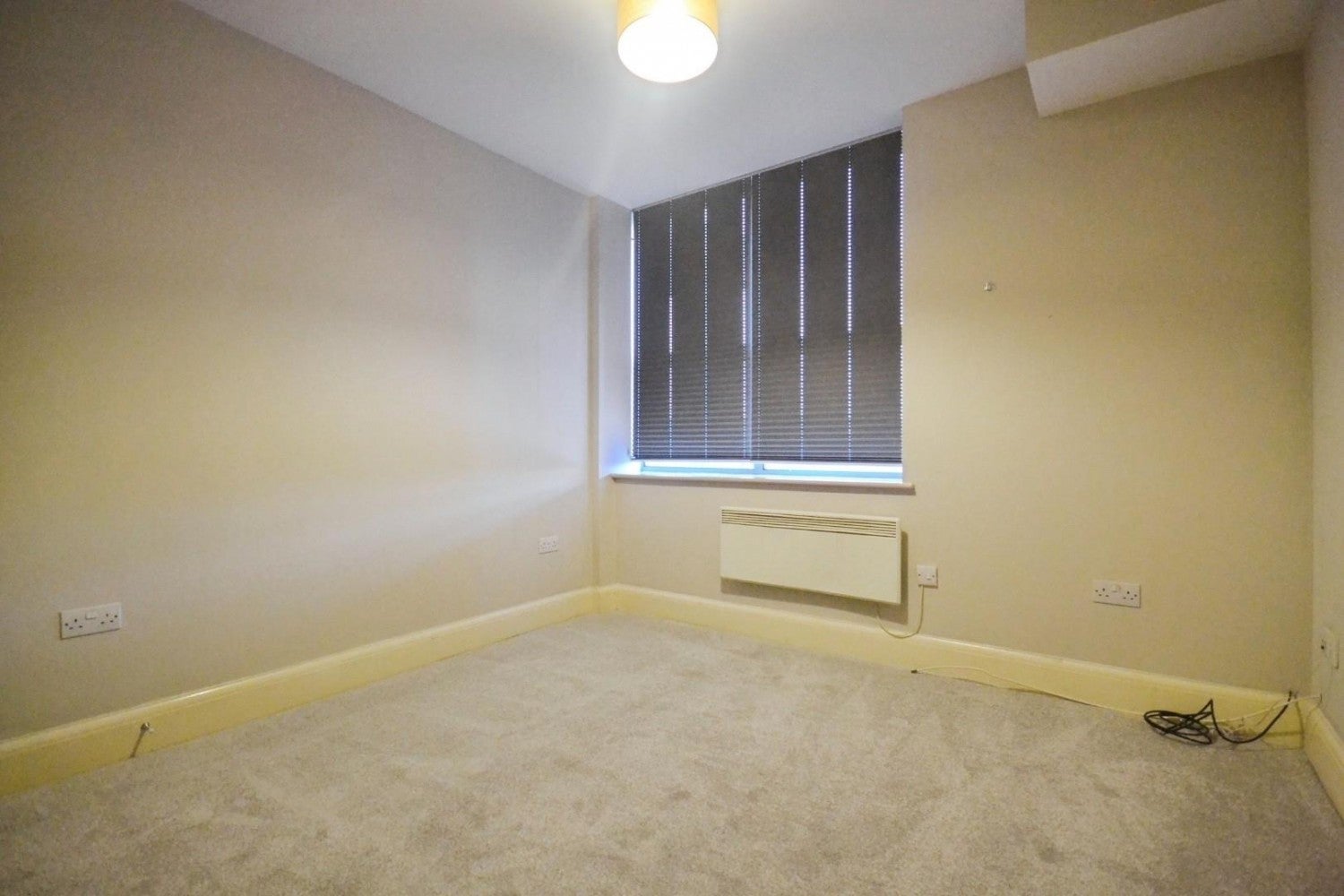 Flat Basingstoke Road in Reading