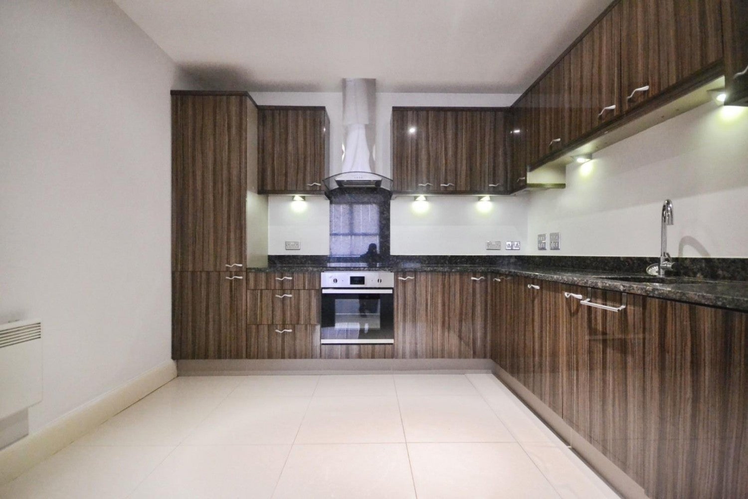 Flat Basingstoke Road in Reading
