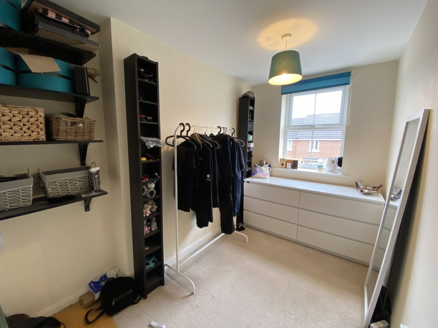 Flat Alonso Close in Derby