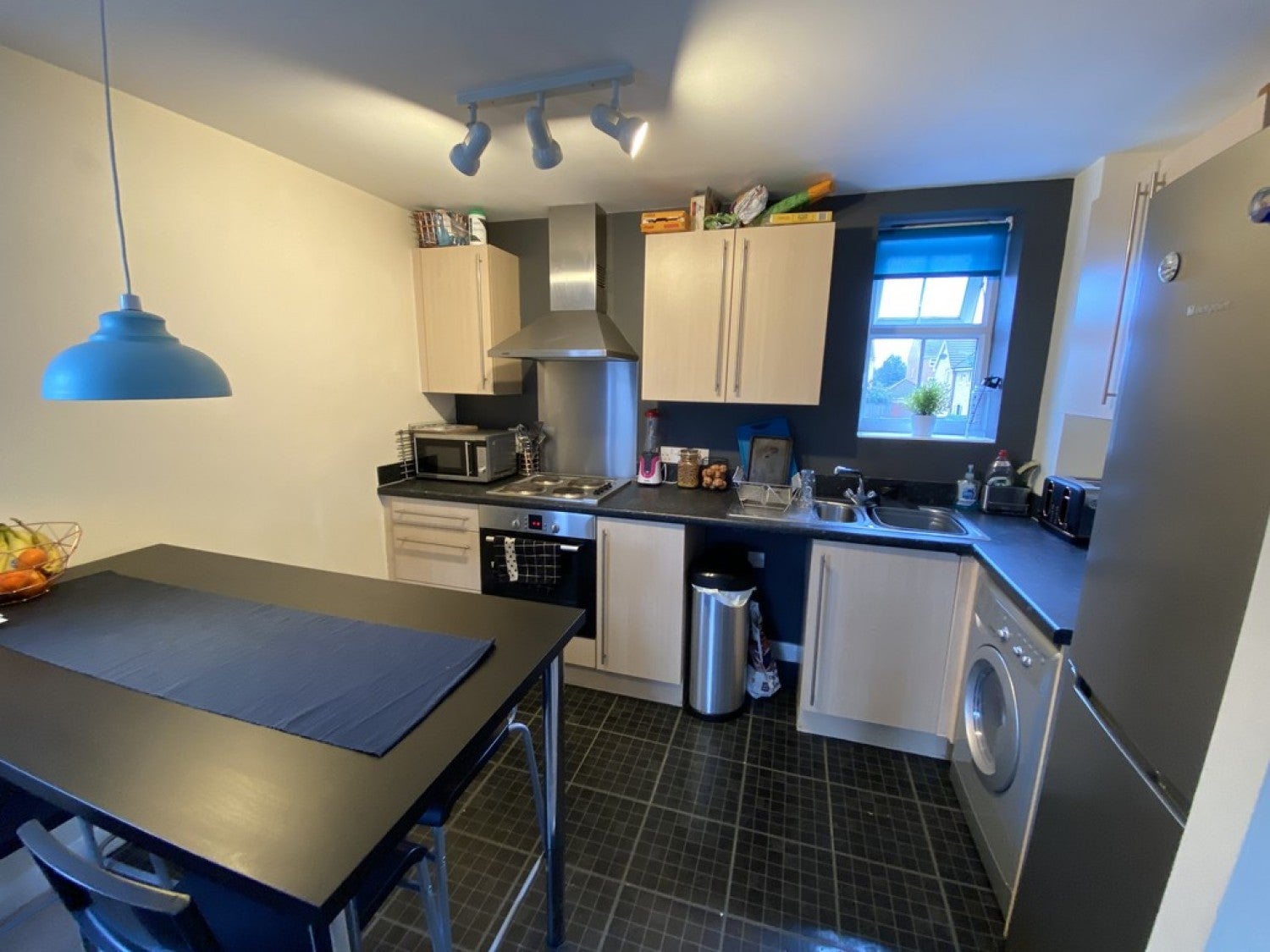 Flat Alonso Close in Derby