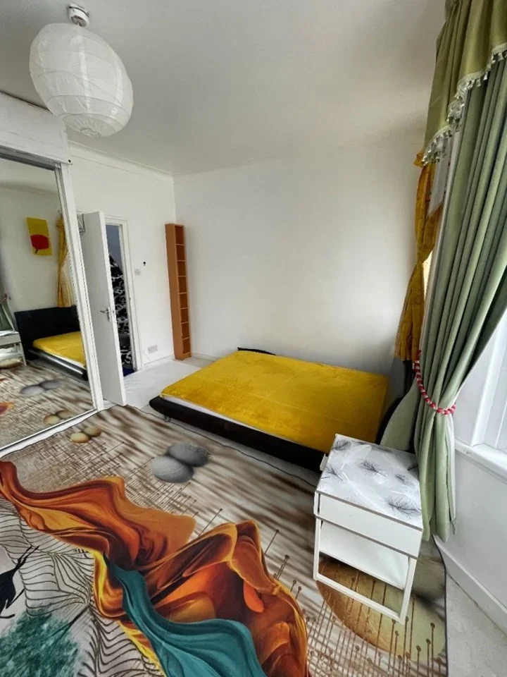 Room Little Ilford Lane in Greater London