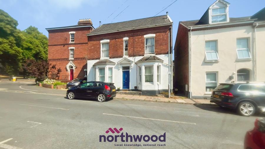 Flat Clifton Road in Exeter
