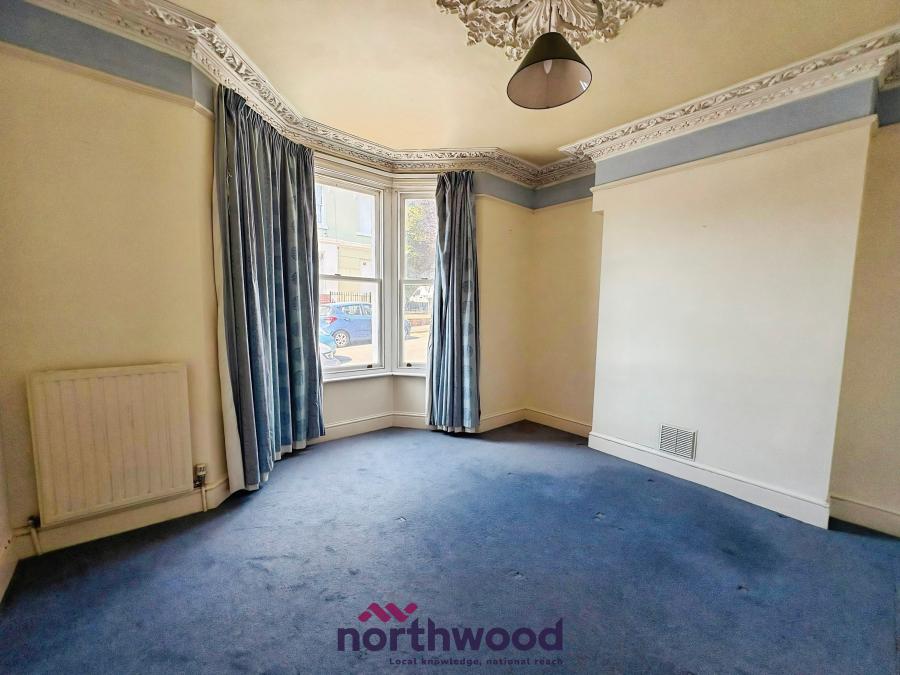Flat Clifton Road in Exeter