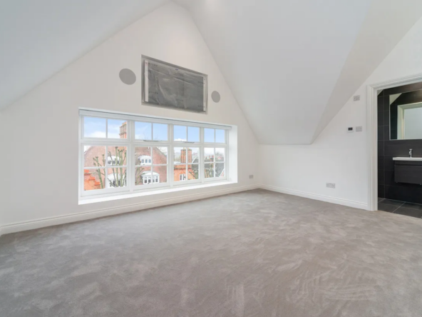 Flat Wedderburn Road in Greater London