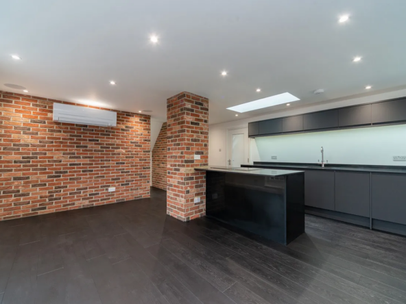 Flat Wedderburn Road in Greater London