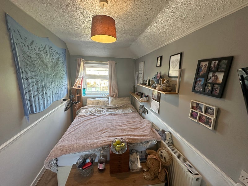 Room Headley Park Avenue in Bristol