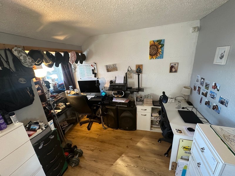 Room Headley Park Avenue in Bristol