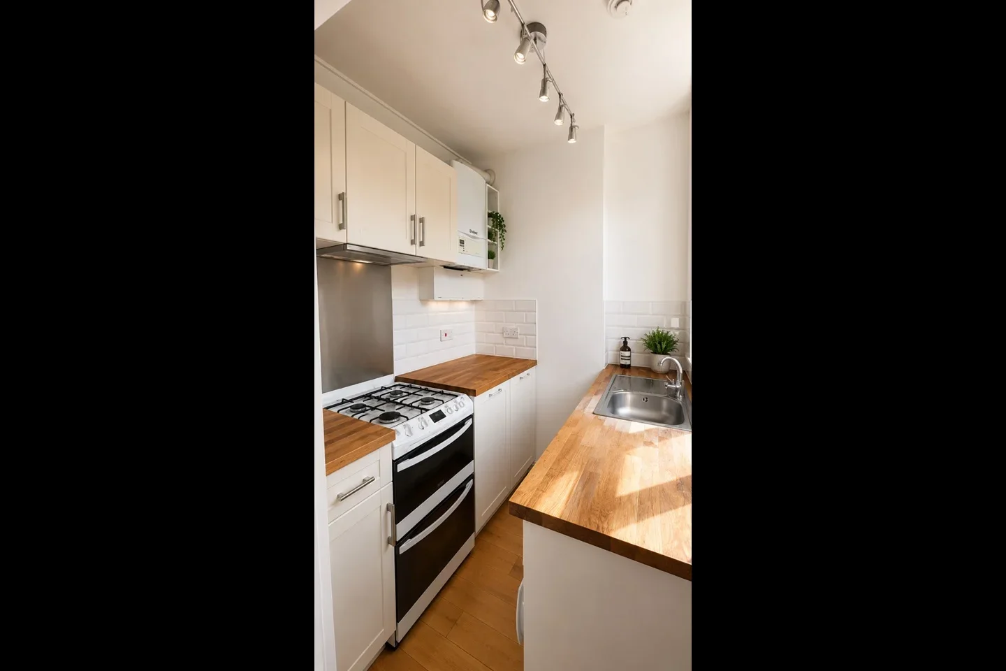 Flat Camberwell Grove in Greater London
