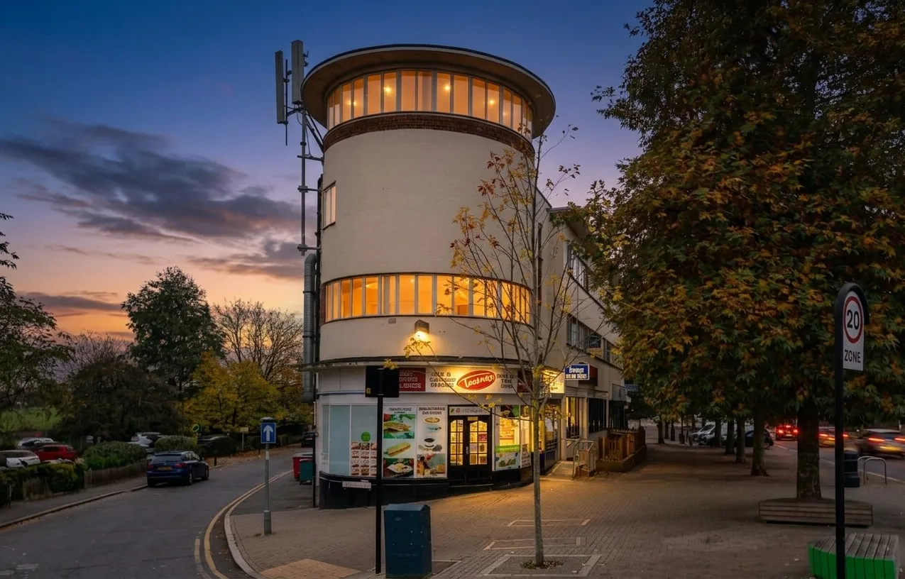 Flat Rayners Lane in Greater London