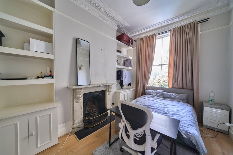 Room Lillie Road in Greater London