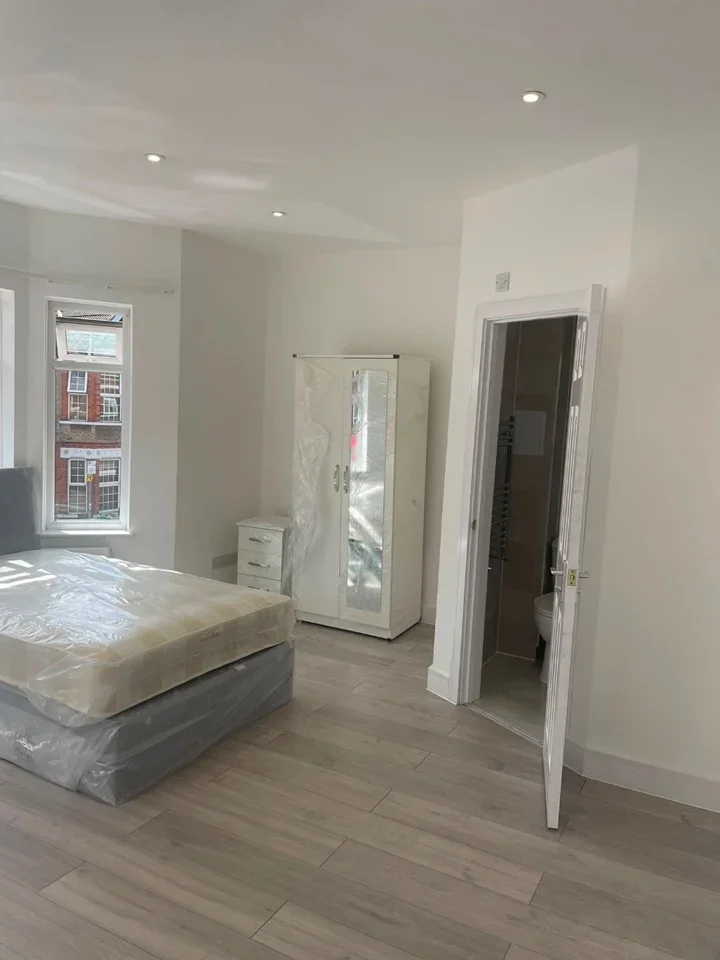 Room Reginald Street in Luton