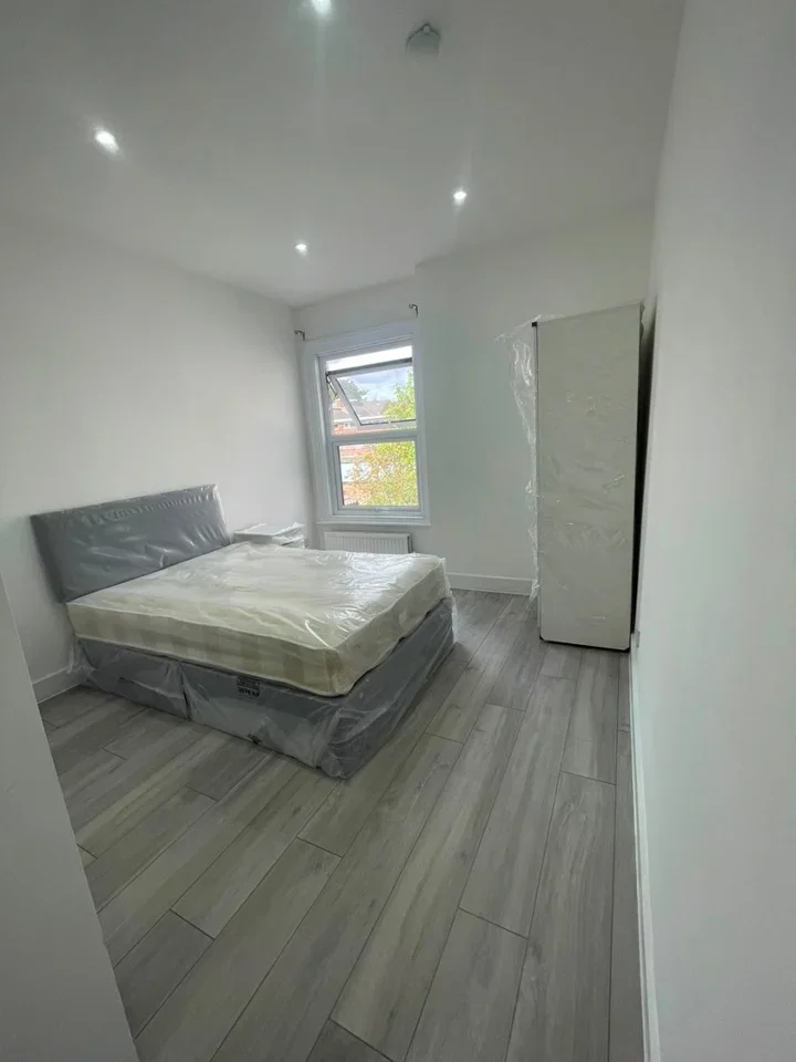 Room Reginald Street in Luton