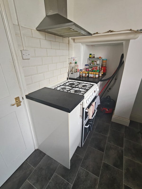 Room Lower Redland Road in Bristol