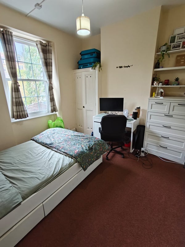Room Lower Redland Road in Bristol