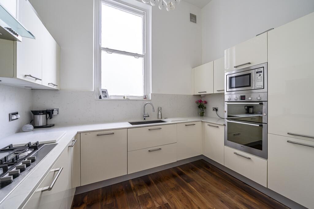 House Belsize Park Gardens in Greater London