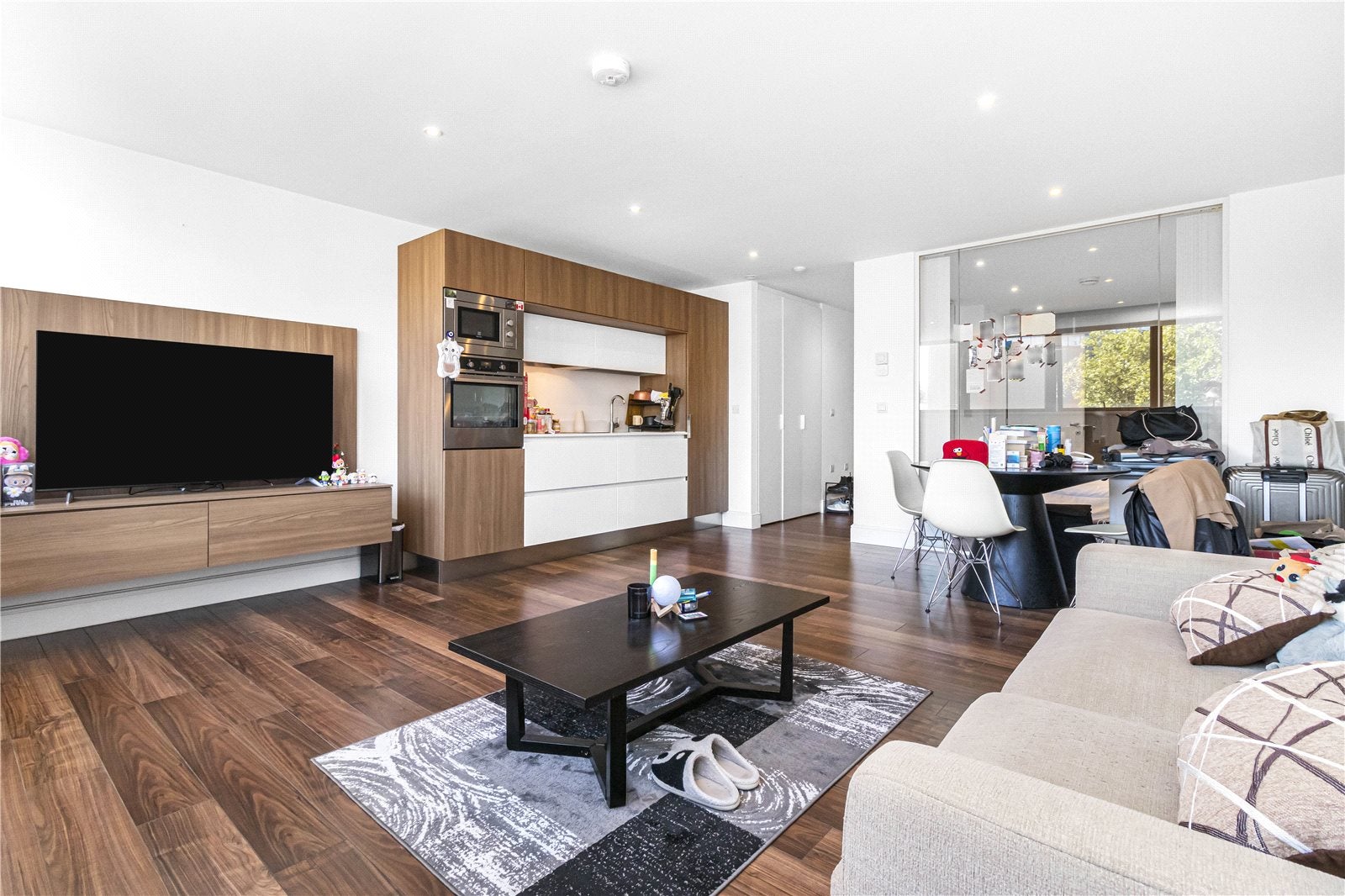 Flat Finchley Road in Greater London